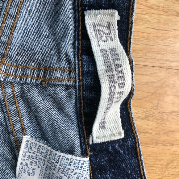 Vintage 725 Originals Relaxed Fit Mom Jeans - Picture 8 of 8